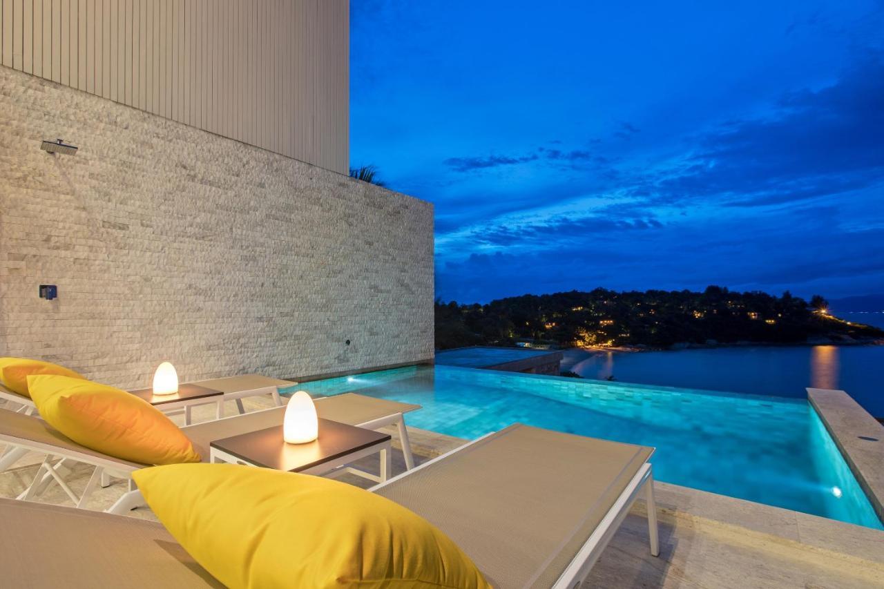 Beachside Villa - B18 - At Bayside Luxury Villas Samrong Bay Beach, 4 Bed 5 Bath, Sea & Sunset Views, Only 200M Walk To The Beach Choeng Mon Buitenkant foto